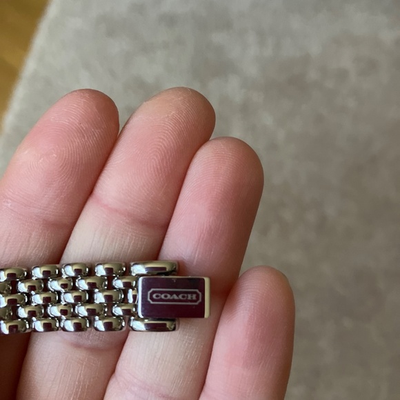 NWT Ladies’ Coach Wristwatch - Picture 11 of 11